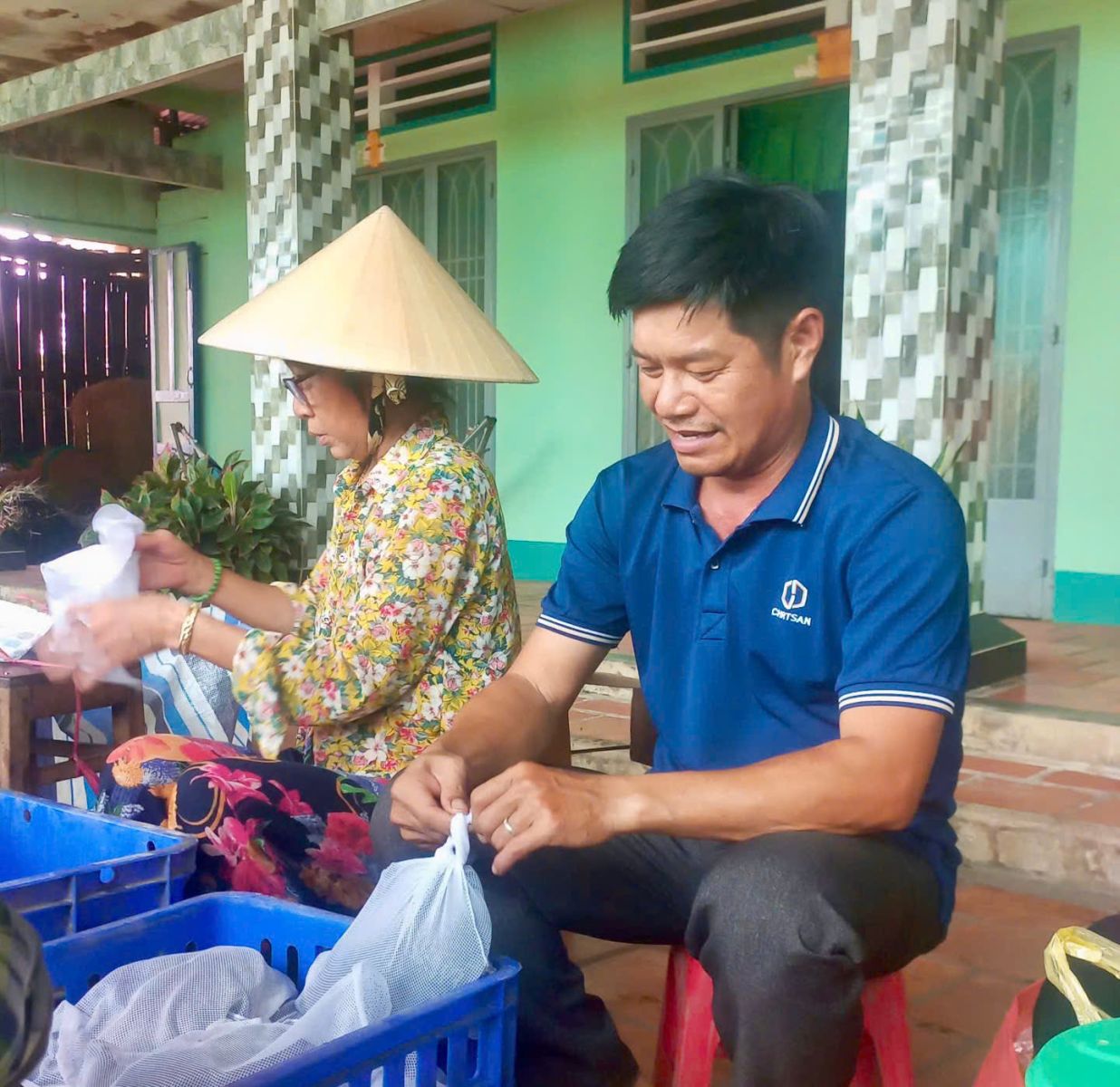 Một nơi ở Tây Ninh, dân nuôi con đặc sản ham lặn ngụp, bắt lên 