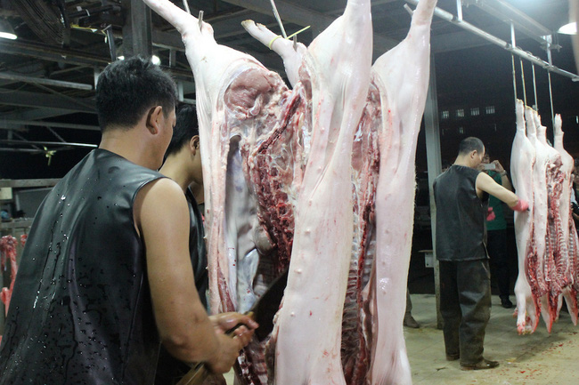 Giá heo hơi 10/5: Bộ trưởng Bộ Nông nghiệp dự báo khi nào có đủ thịt heo?