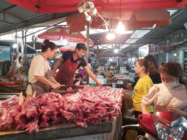 Giá heo hơi 3/7: Thủ tướng yêu cầu quản lý tốt khâu trung gian để giảm giá thịt lợn